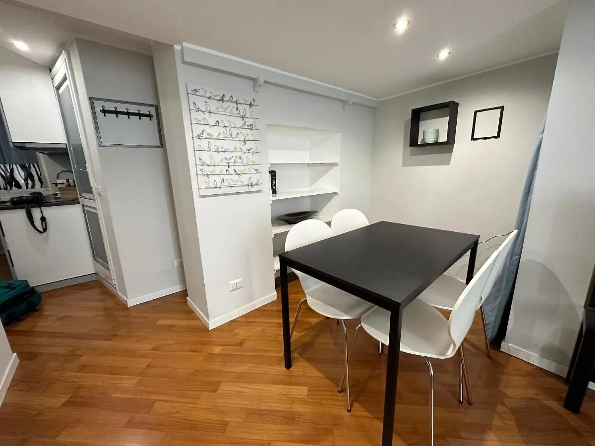 Lovely Flat In Early 20Th Century Building Mailand 0*,  Italien
